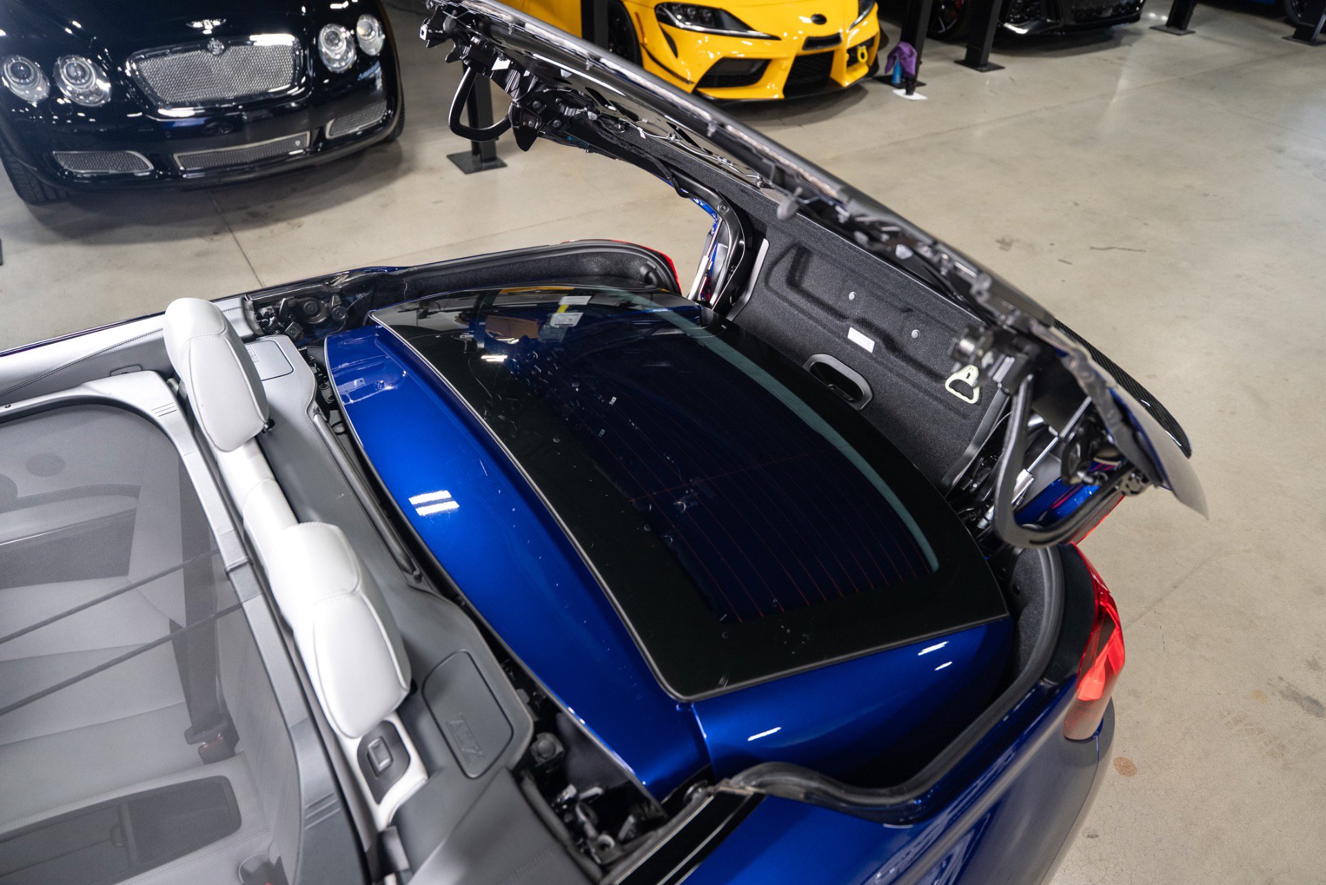 Used 2020 BMW M4 Convertible w/ Executive Package image 20