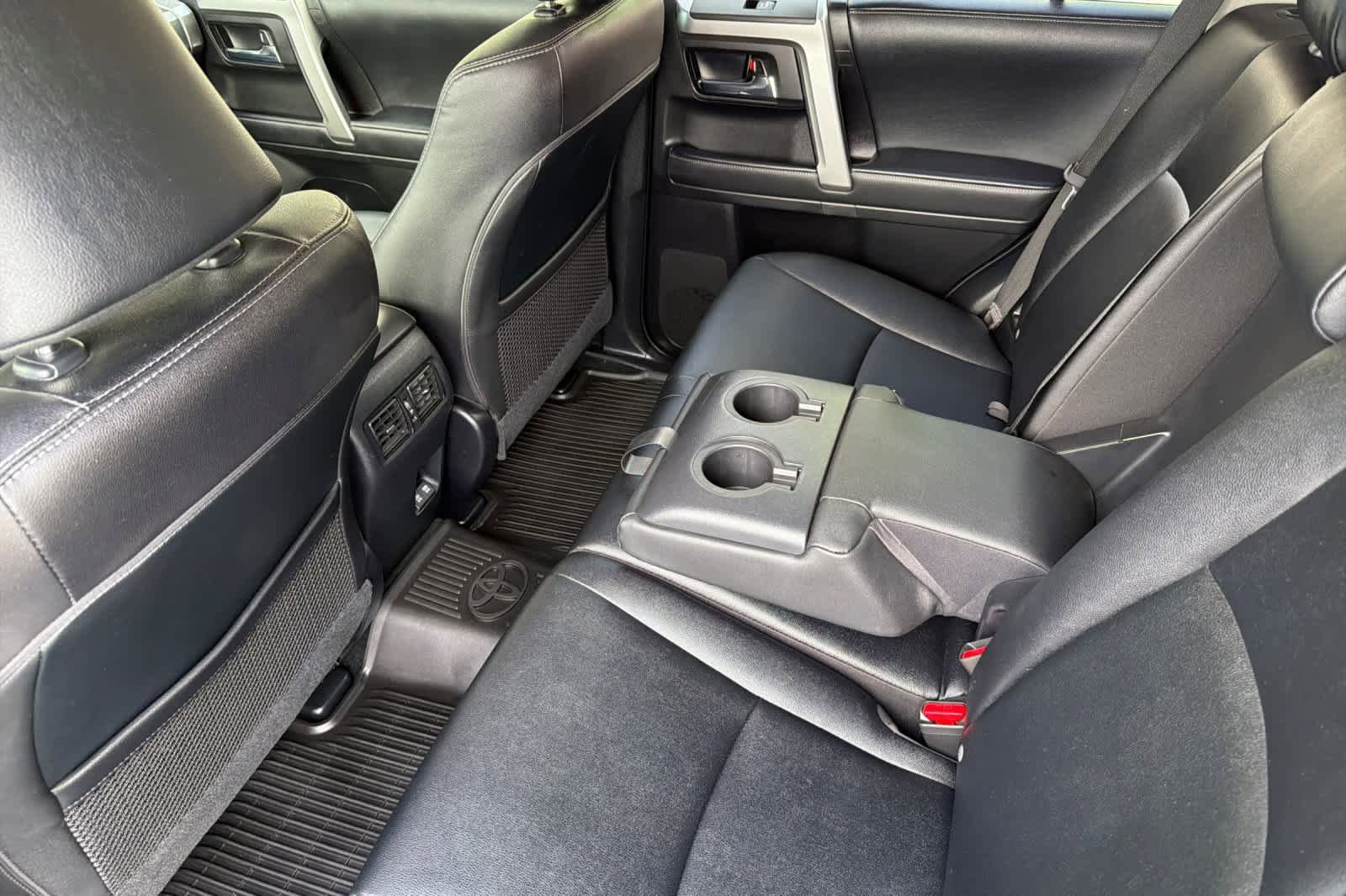 Used 2022 Toyota 4Runner TRD Sport w/ Technology Package AWD/4WD image 4