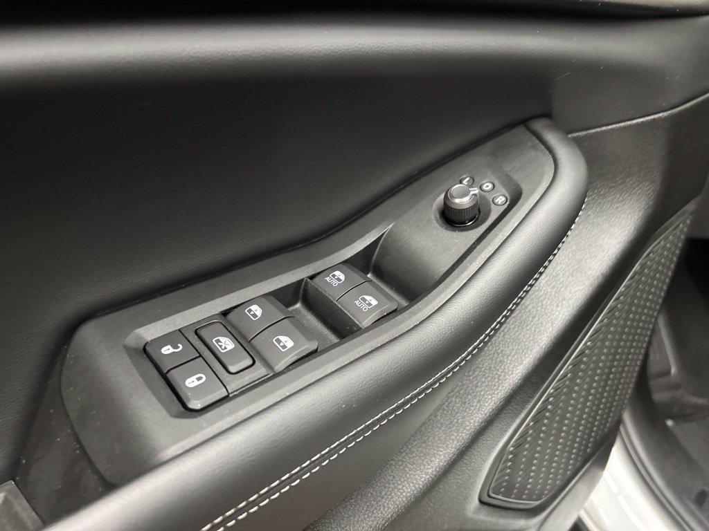 Used 2025 Jeep Grand Cherokee L Laredo AWD/4WD image 30