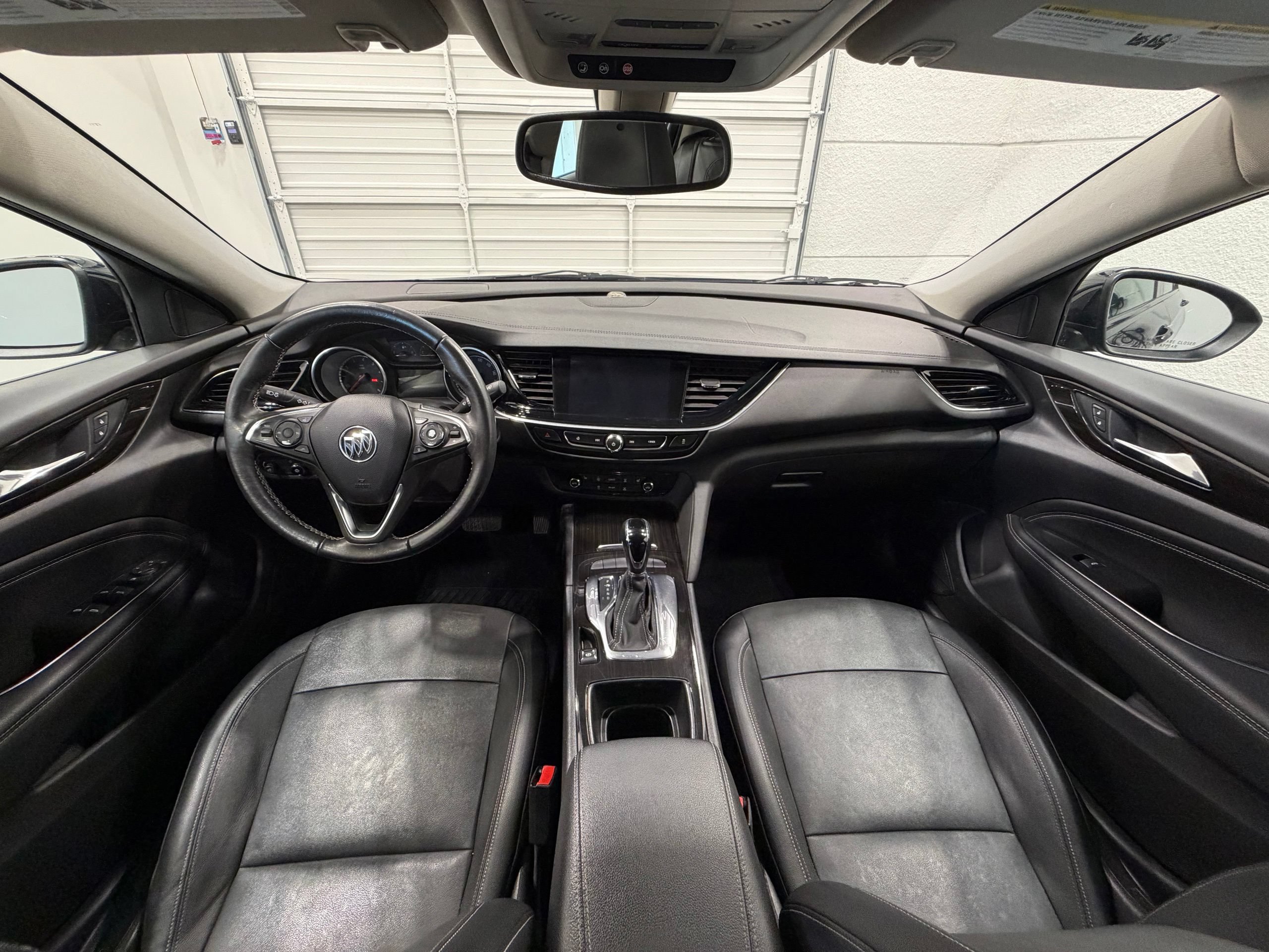 Used 2018 Buick Regal Essence FWD image 30