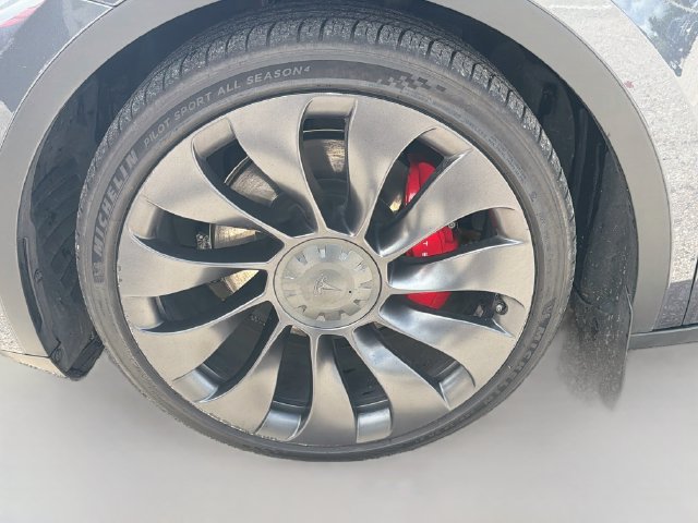Used 2022 Tesla Model Y Performance AWD/4WD image 38