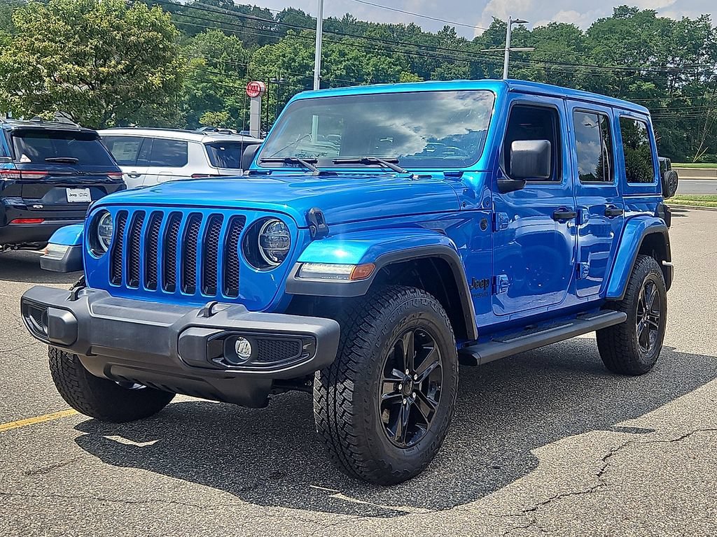 Used 2022 Jeep Wrangler Unlimited Sahara AWD/4WD image 3