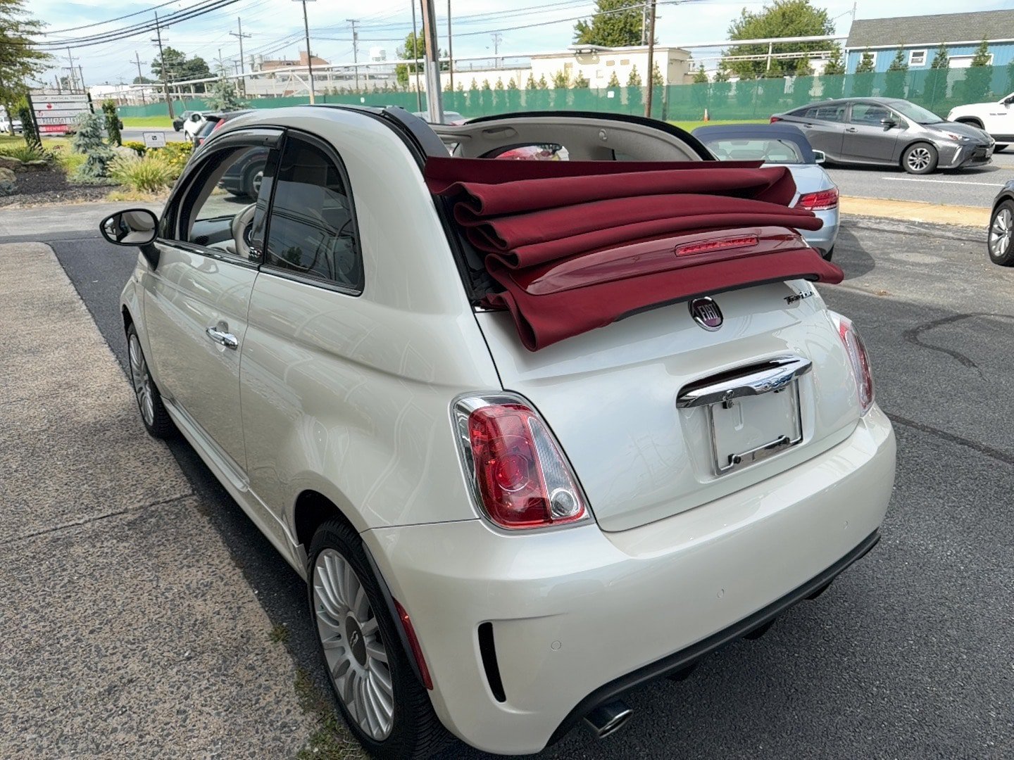 Used 2018 FIAT 500 Lounge FWD image 4