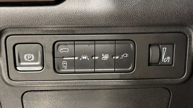 Used 2025 GMC Hummer EV 2X image 32