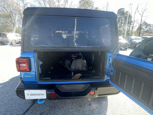 Used 2022 Jeep Wrangler Unlimited Sahara w/ Cold Weather Group image 9