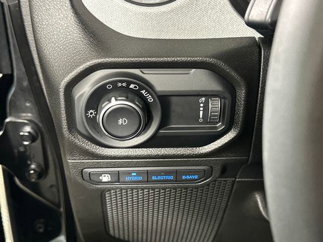 Used 2024 Jeep Wrangler Unlimited image 18