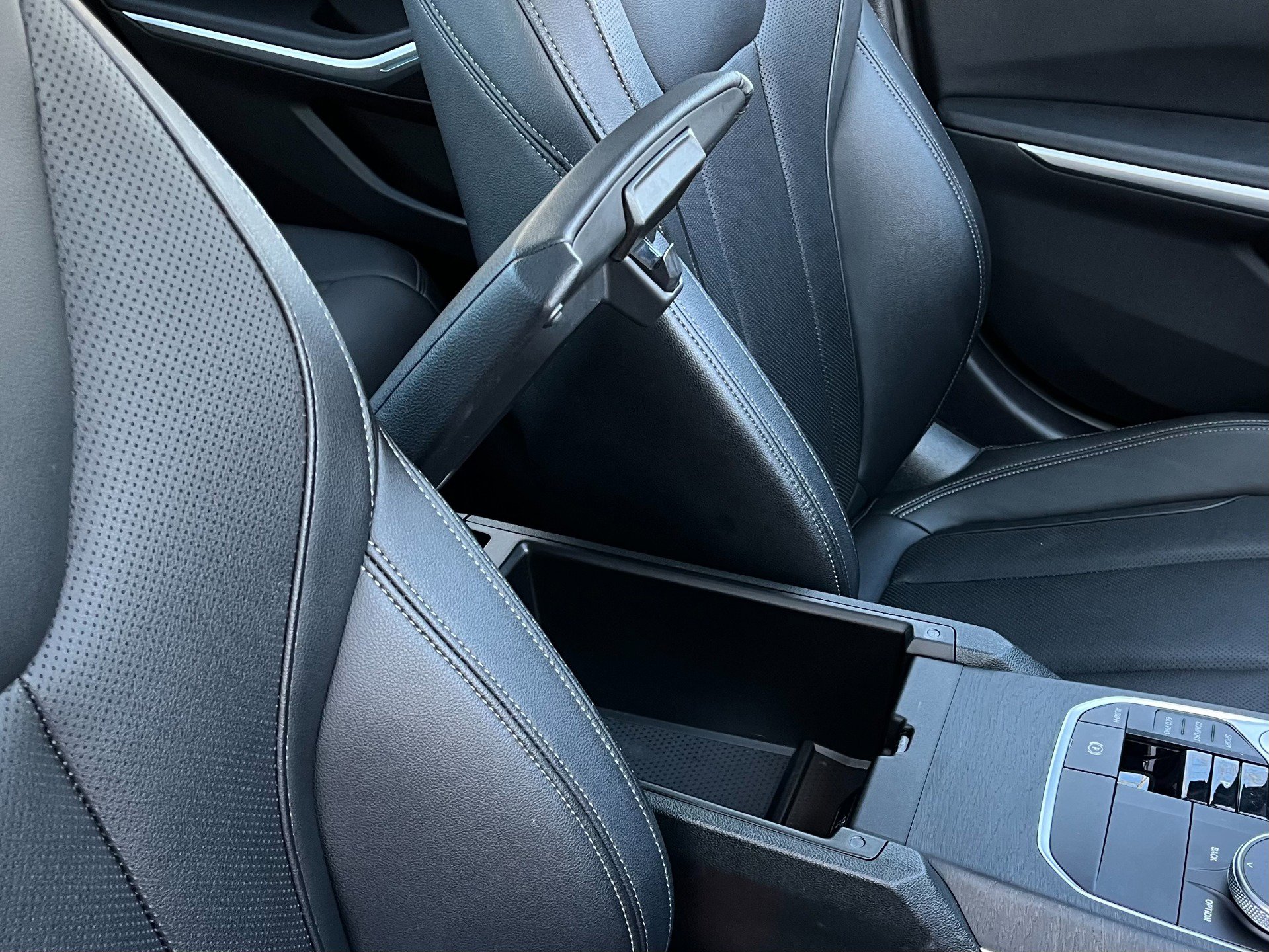 Used 2024 BMW 330i xDrive Sedan w/ Premium Package image 23