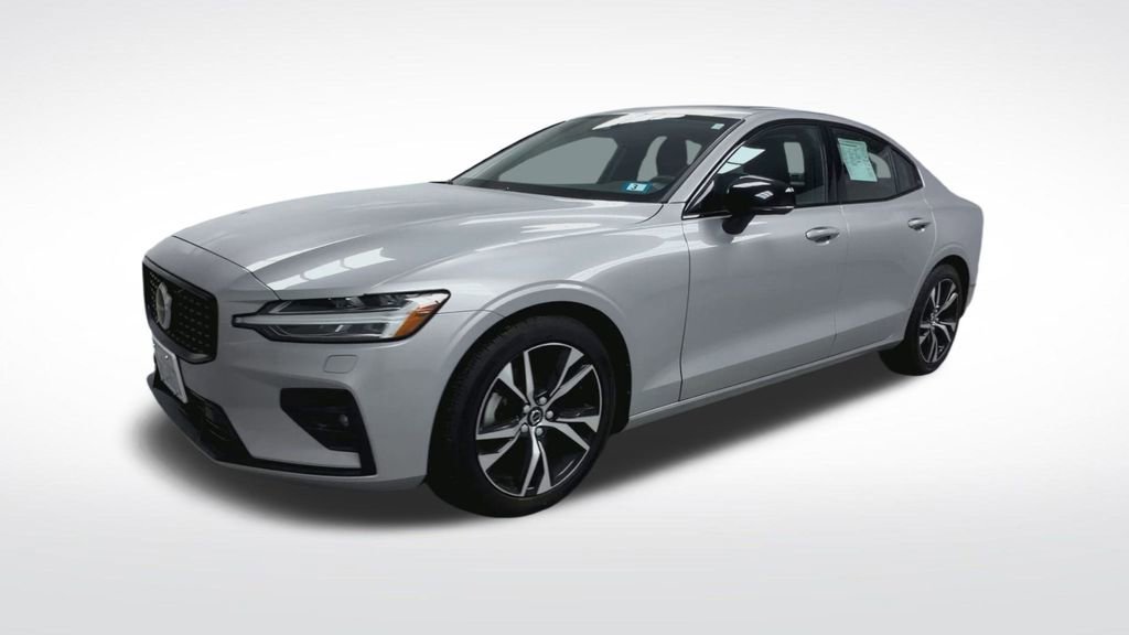 Used 2025 Volvo S60 B5 Core image 20