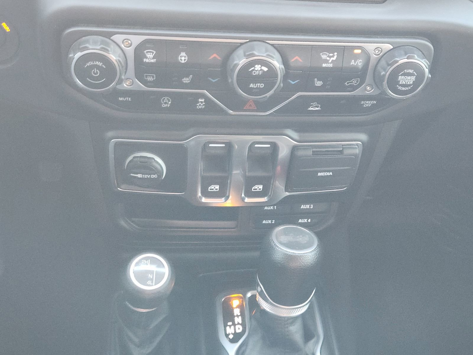 Used 2022 Jeep Wrangler Willys AWD/4WD image 19