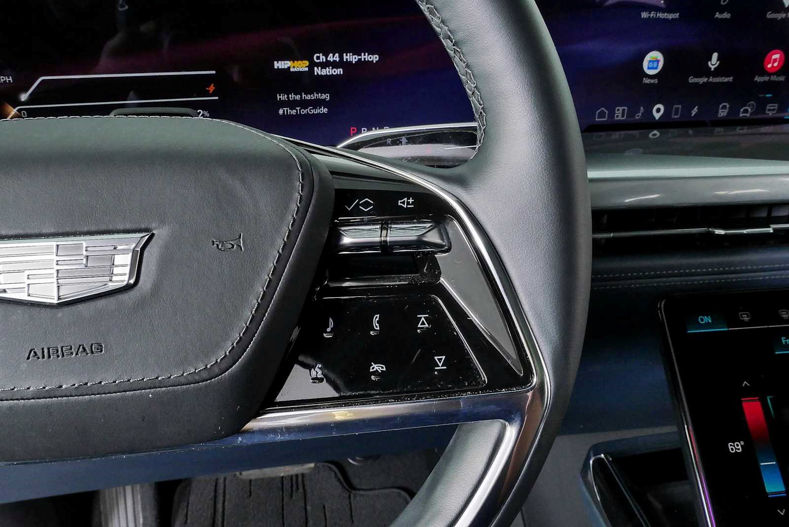Certified 2025 Cadillac Escalade IQ Luxury 2 w/ LPO, Premium Carpet Package AWD/4WD image 10
