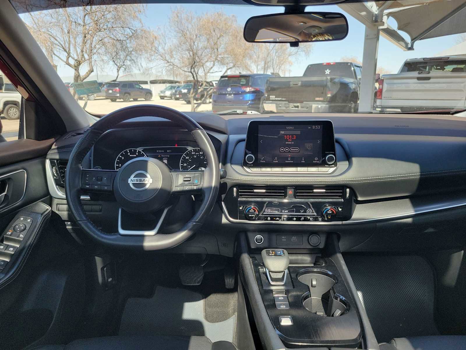 Used 2021 Nissan Rogue SV w/ Premium Package image 6