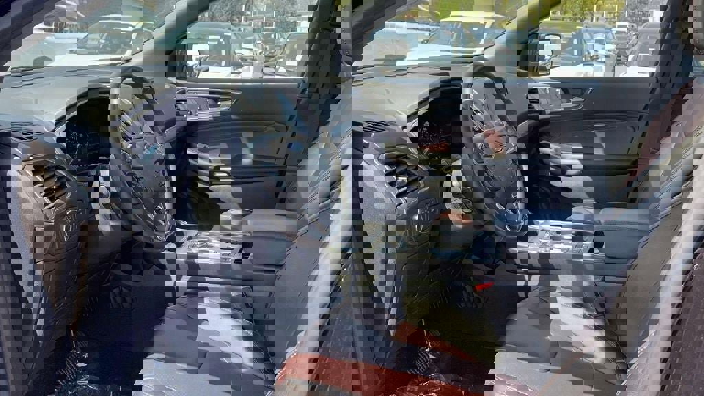 Used 2022 Ford Edge Titanium w/ Equipment Group 301A image 34