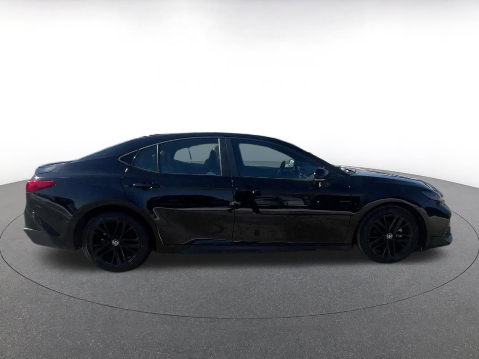 Used 2025 Toyota Camry SE image 16