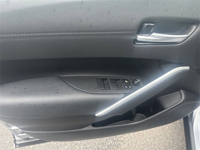 Used 2022 Toyota Corolla Cross XLE image 22