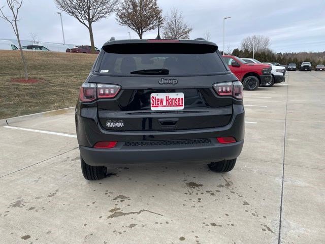 New 2026 Jeep Compass Latitude AWD/4WD image 5