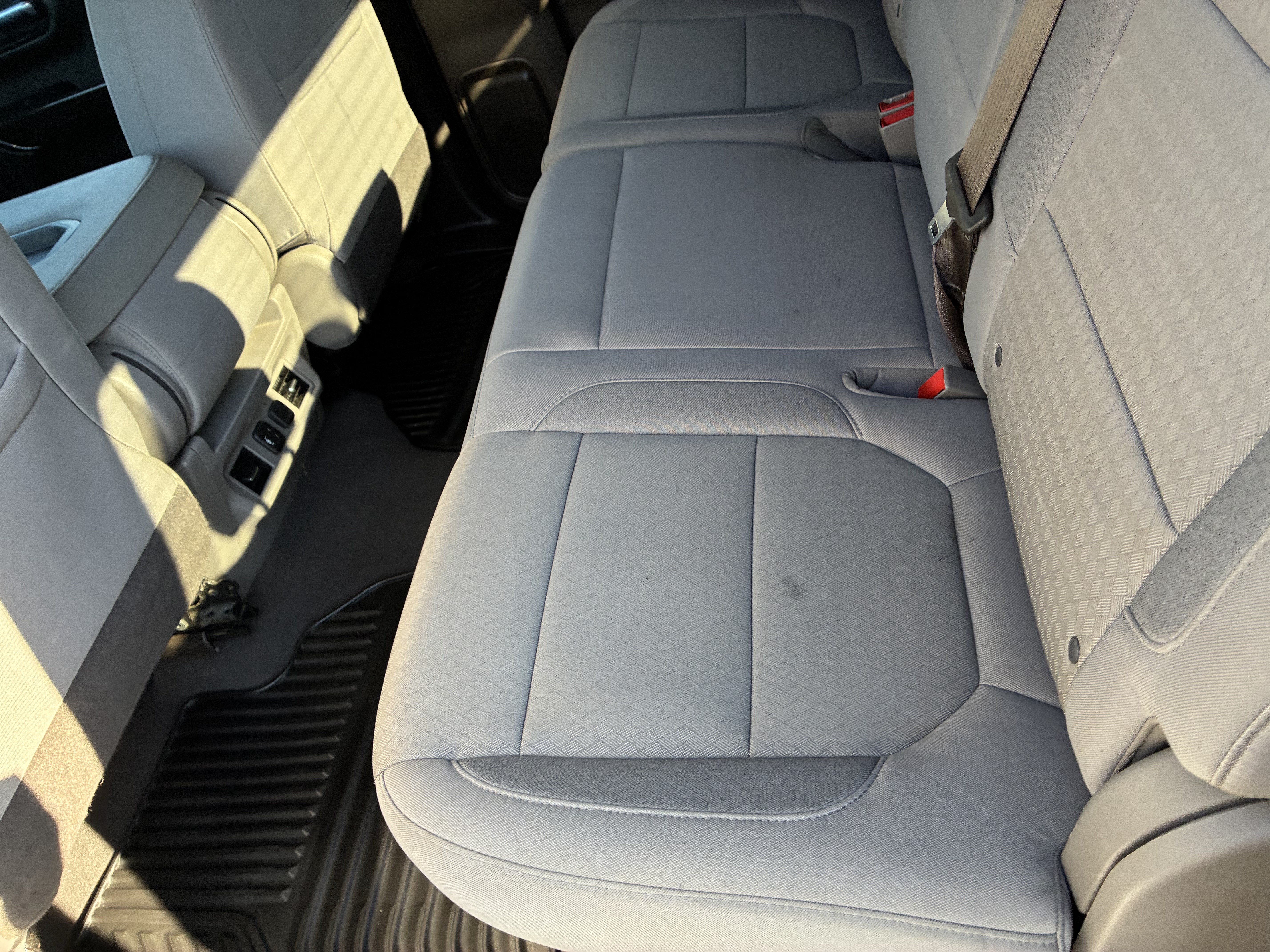 Used 2022 Chevrolet Silverado 1500 LT AWD/4WD image 15