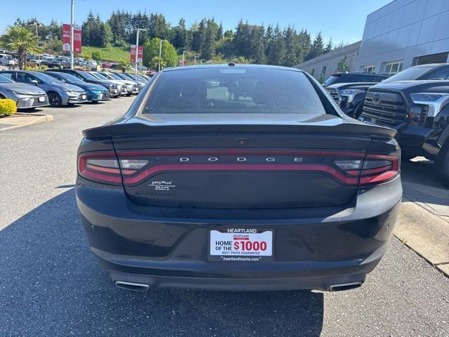 Used 2018 Dodge Charger SXT w/ Blacktop Package RWD image 7