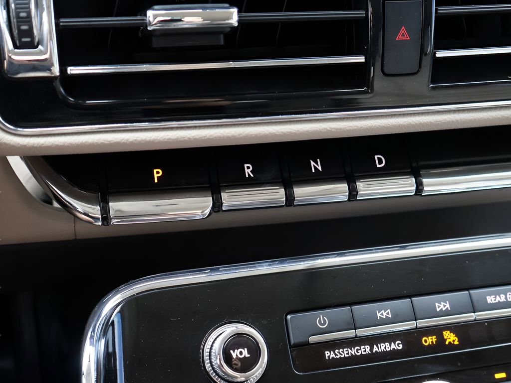 Used 2024 Lincoln Navigator Premiere image 25
