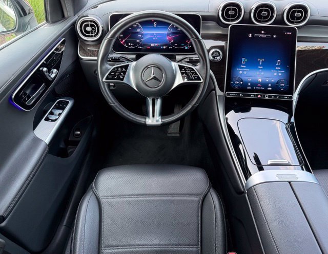 Used 2023 Mercedes-Benz GLC 300 4MATIC image 12