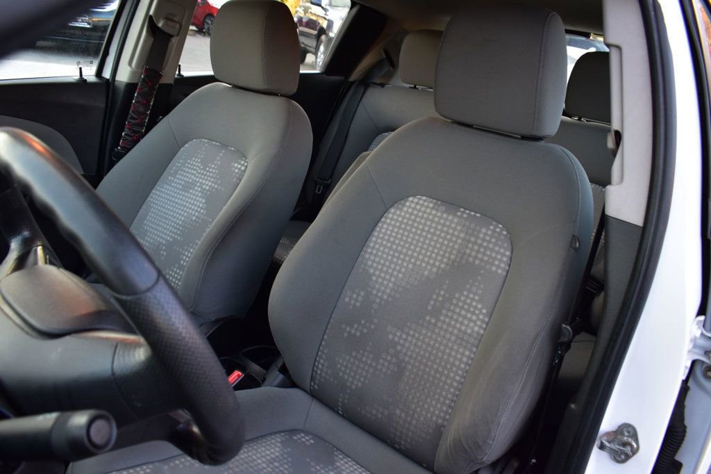 Used 2016 Chevrolet Sonic LS image 15