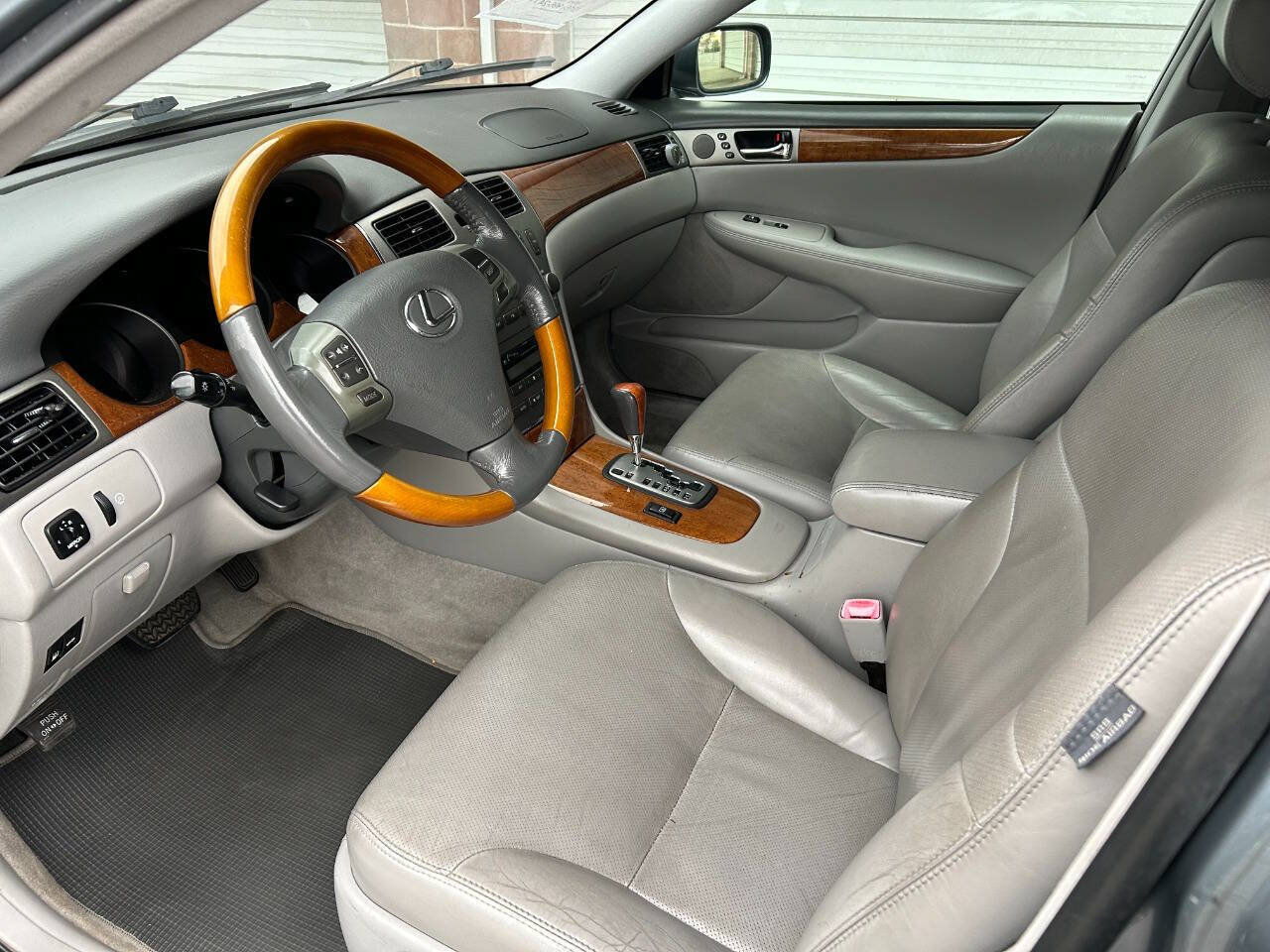 Used 2005 Lexus ES 330 FWD image 9