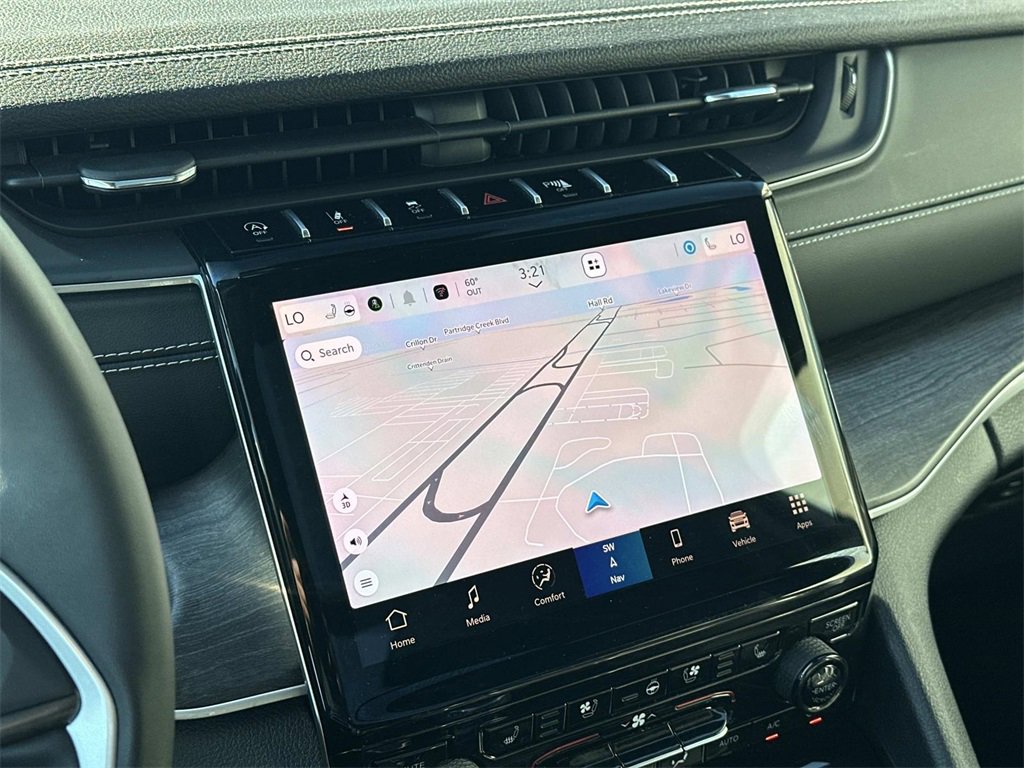 Used 2024 Jeep Grand Cherokee L Limited w/ Luxury Tech Group II image 22