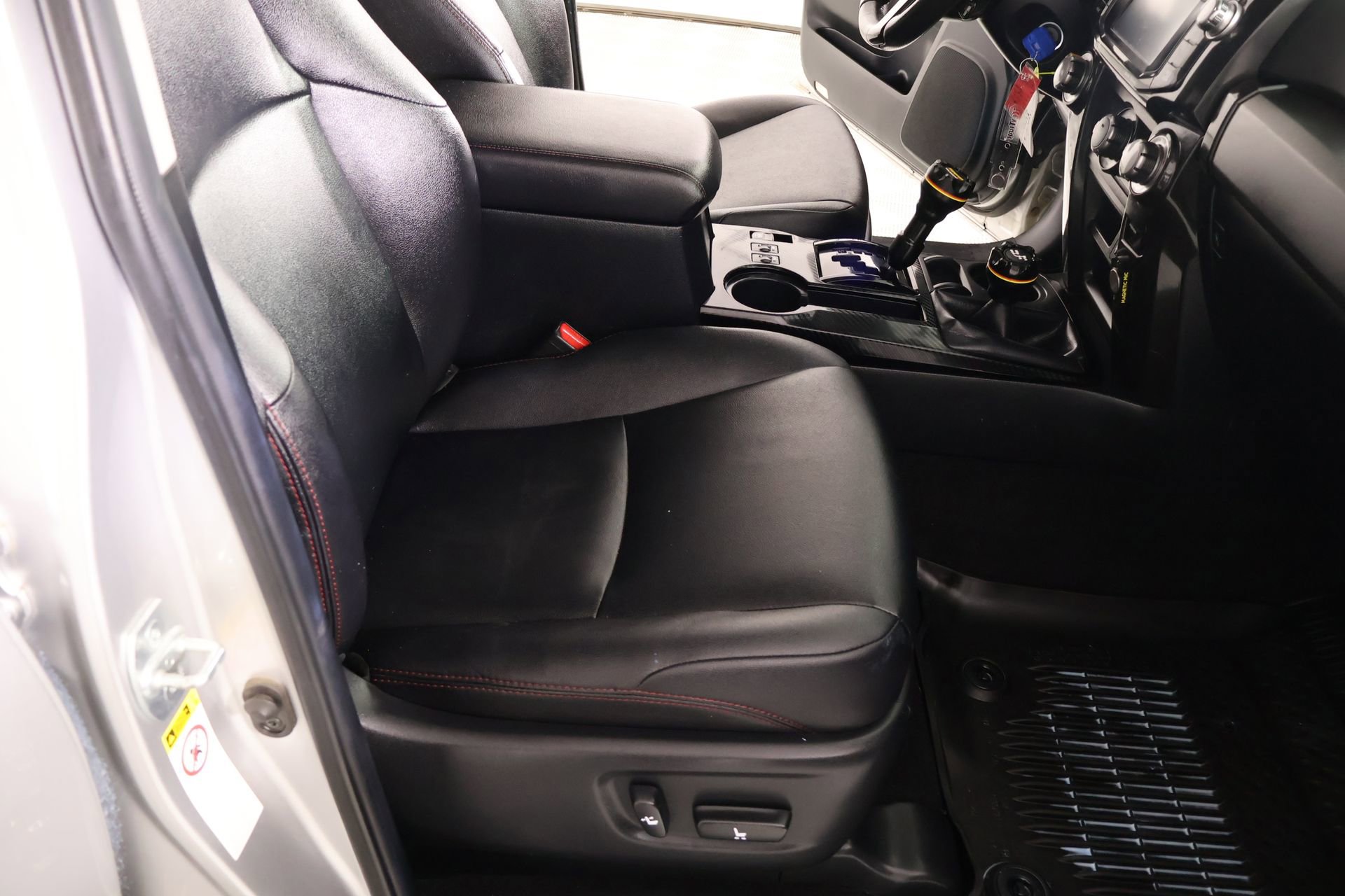 Used 2018 Toyota 4Runner TRD Off-Road Premium image 13