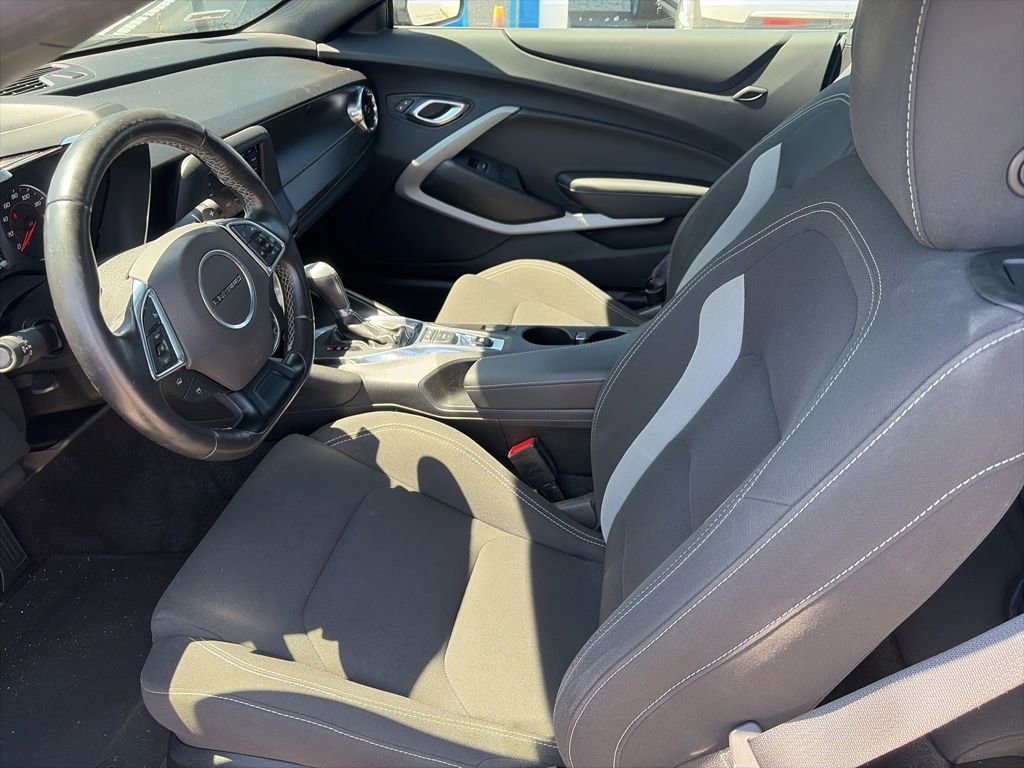 Used 2020 Chevrolet Camaro LT image 13