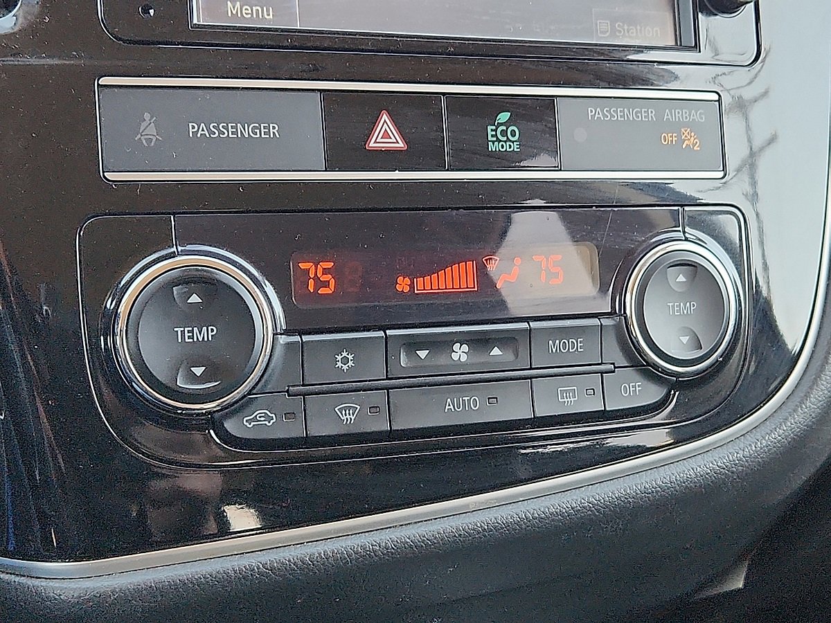 Used 2019 Mitsubishi Outlander ES image 10