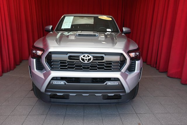Certified 2025 Toyota Tacoma TRD Sport image 9