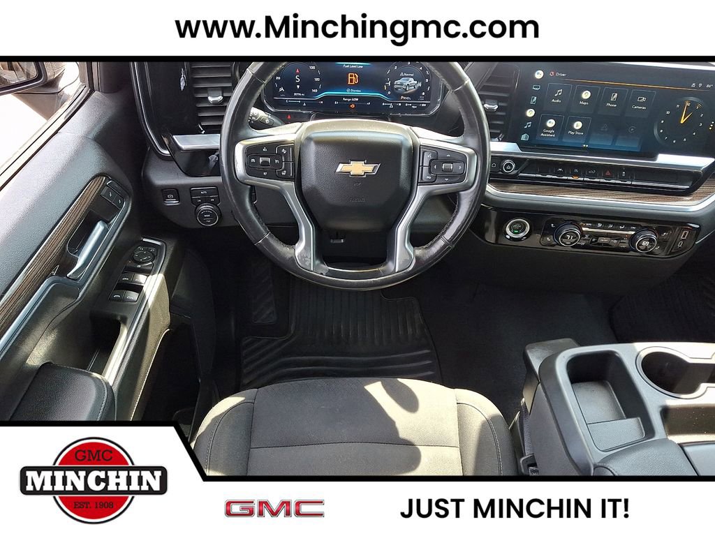 Used 2023 Chevrolet Suburban Premier AWD/4WD image 12