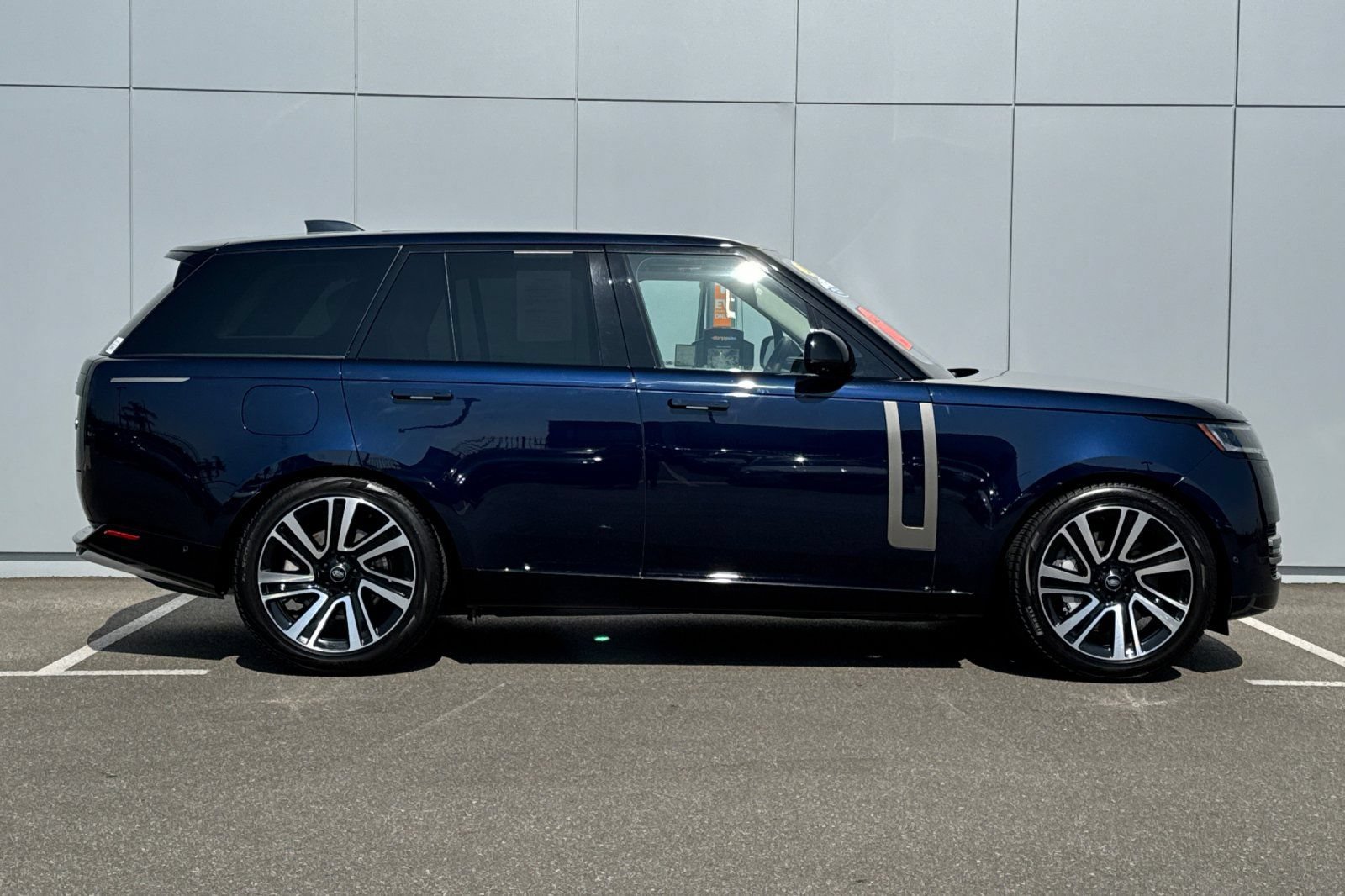 Certified 2023 Land Rover Range Rover SE AWD/4WD image 6