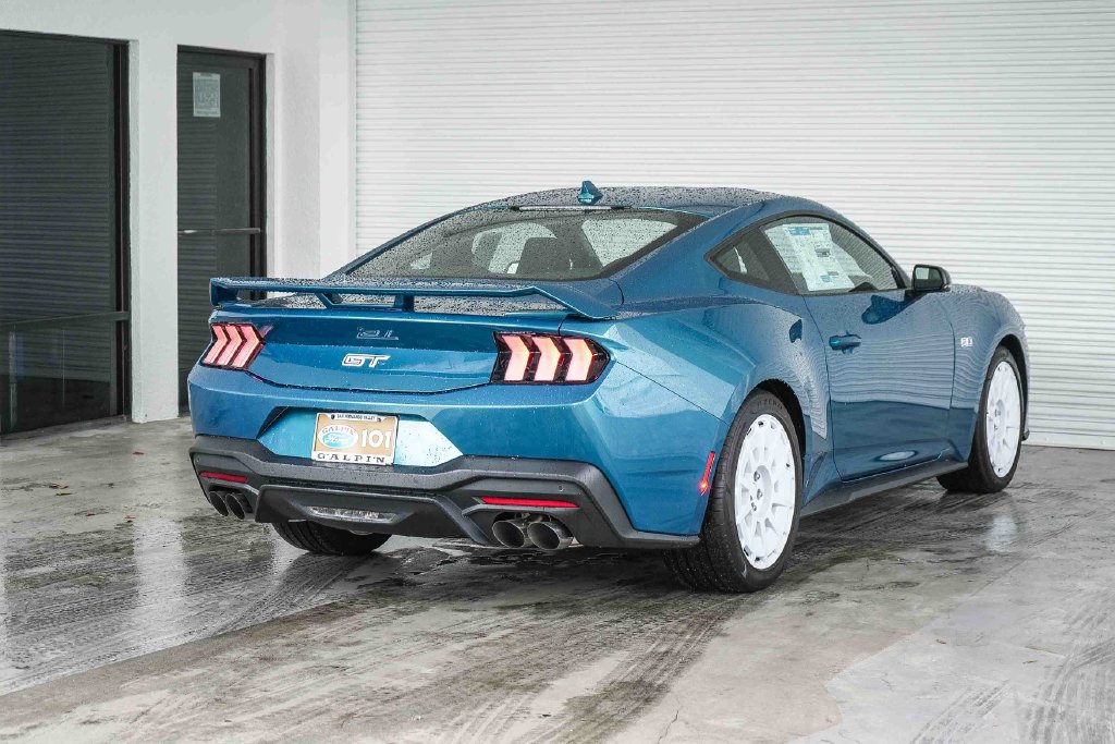 New 2026 Ford Mustang GT Premium w/ GT Performance Package RWD image 6