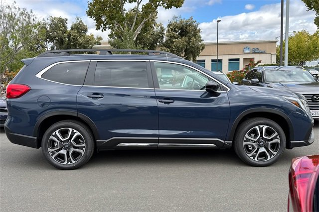 New 2025 Subaru Ascent Limited image 3