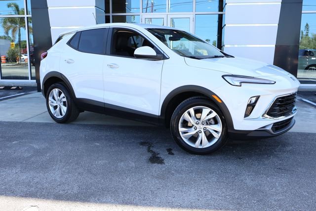 Used 2025 Buick Encore GX Preferred FWD image 2