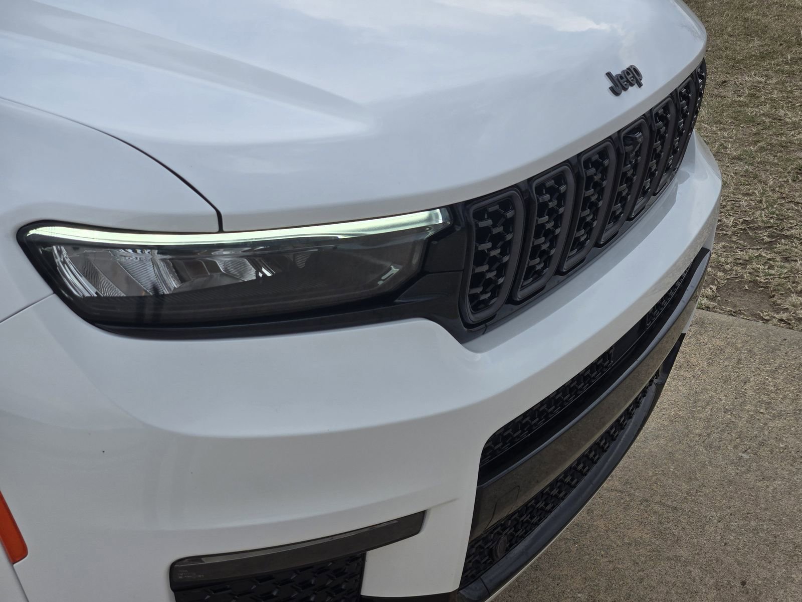 Used 2024 Jeep Grand Cherokee L Summit w/ High Altitude Package image 12