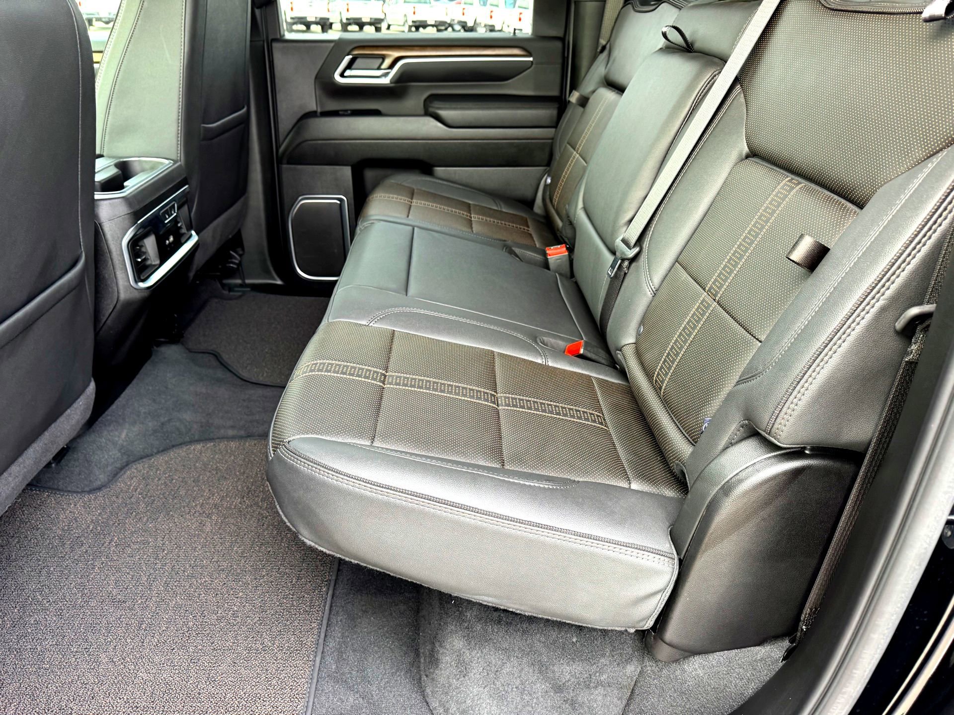 Used 2025 Chevrolet Silverado 2500 High Country w/ High Country Premium Package image 21