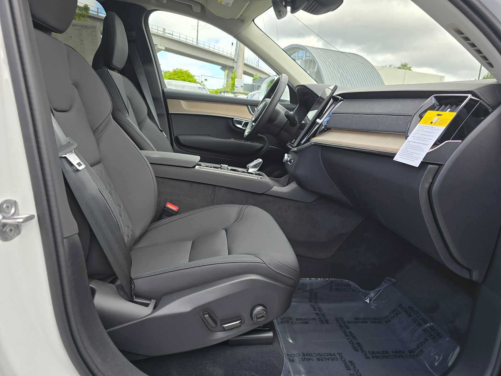 New 2026 Volvo XC90 B6 Plus w/ Protection Package AWD/4WD image 10