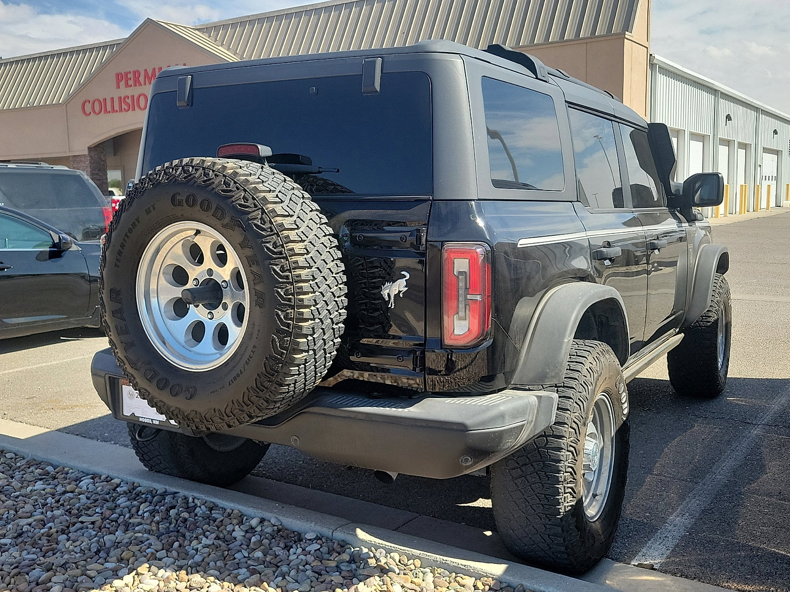 Used 2023 Ford Bronco Everglades AWD/4WD image 3