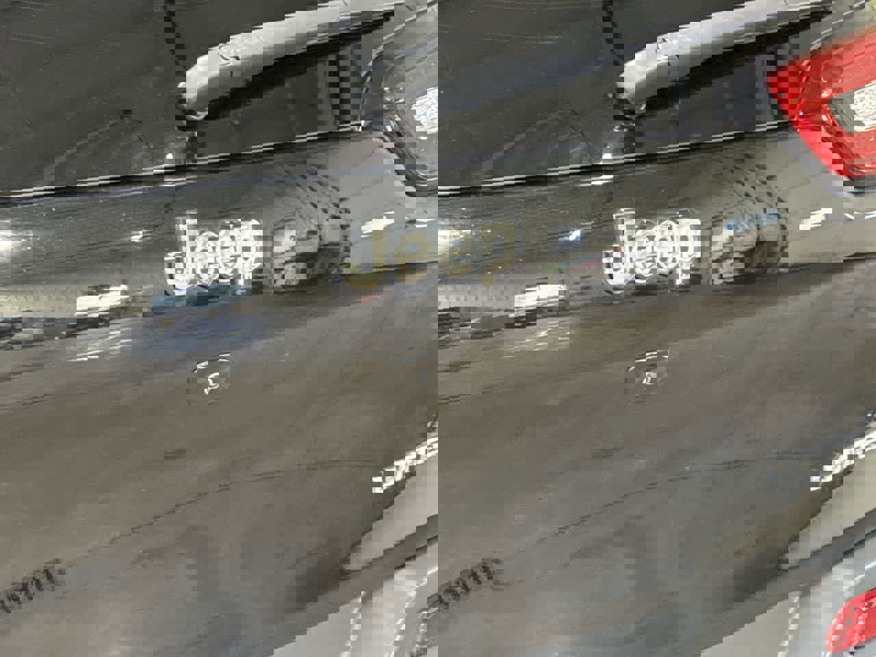 Used 2018 Jeep Cherokee Limited image 12