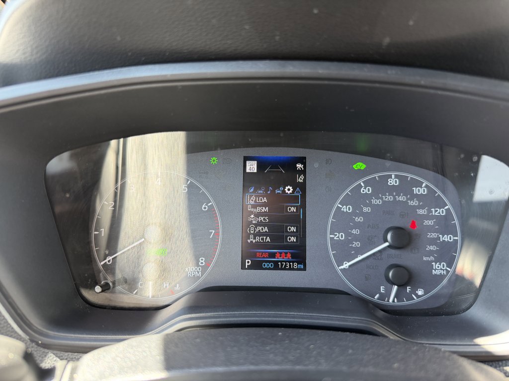 Used 2024 Toyota Corolla Cross AWD Hybrid image 17