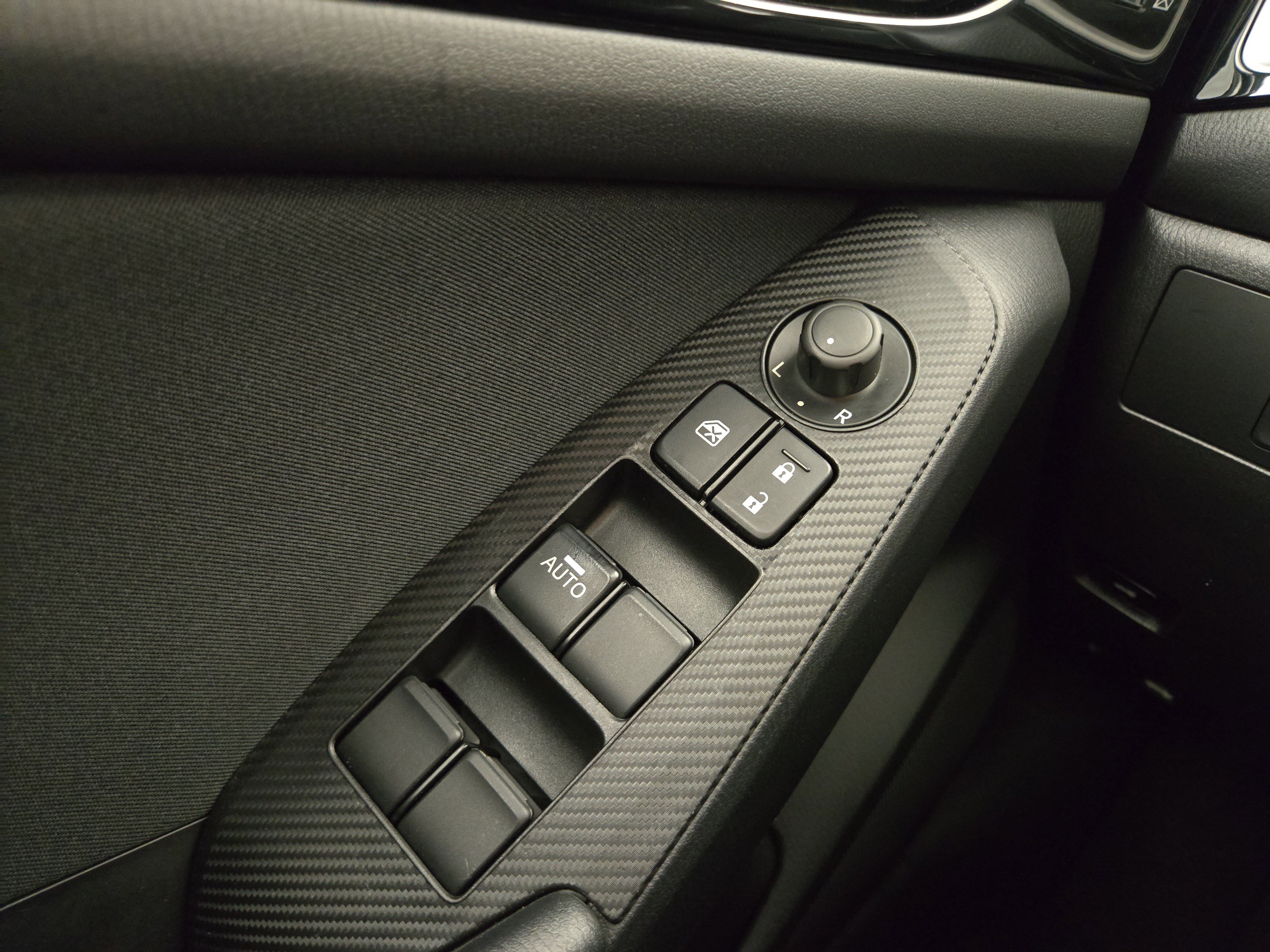 Used 2014 MAZDA MAZDA3 i Sport image 27