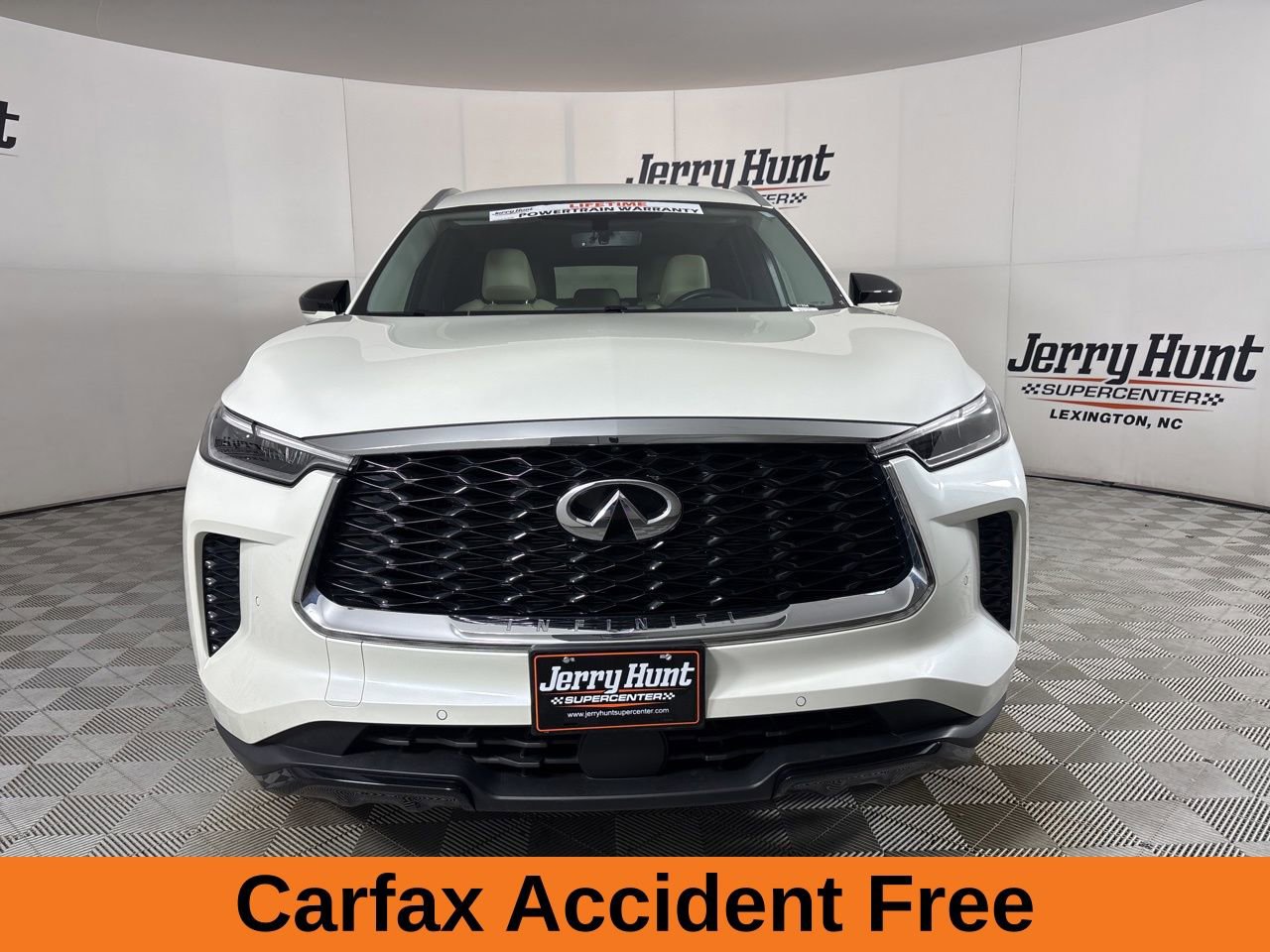 Used 2023 INFINITI QX60 Luxe w/ Cargo Package AWD/4WD image 3