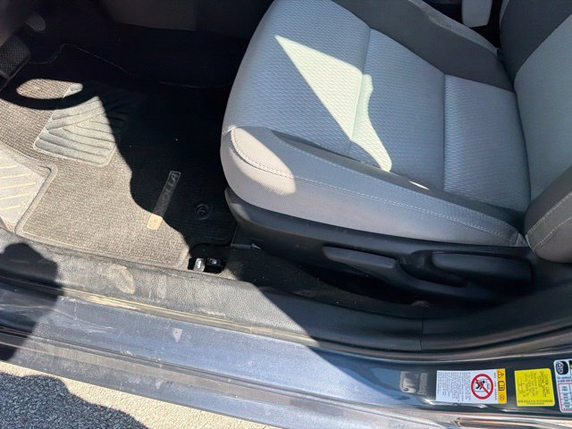 Used 2017 Toyota Corolla LE w/ Carpet Mat Package (TMS) FWD image 34