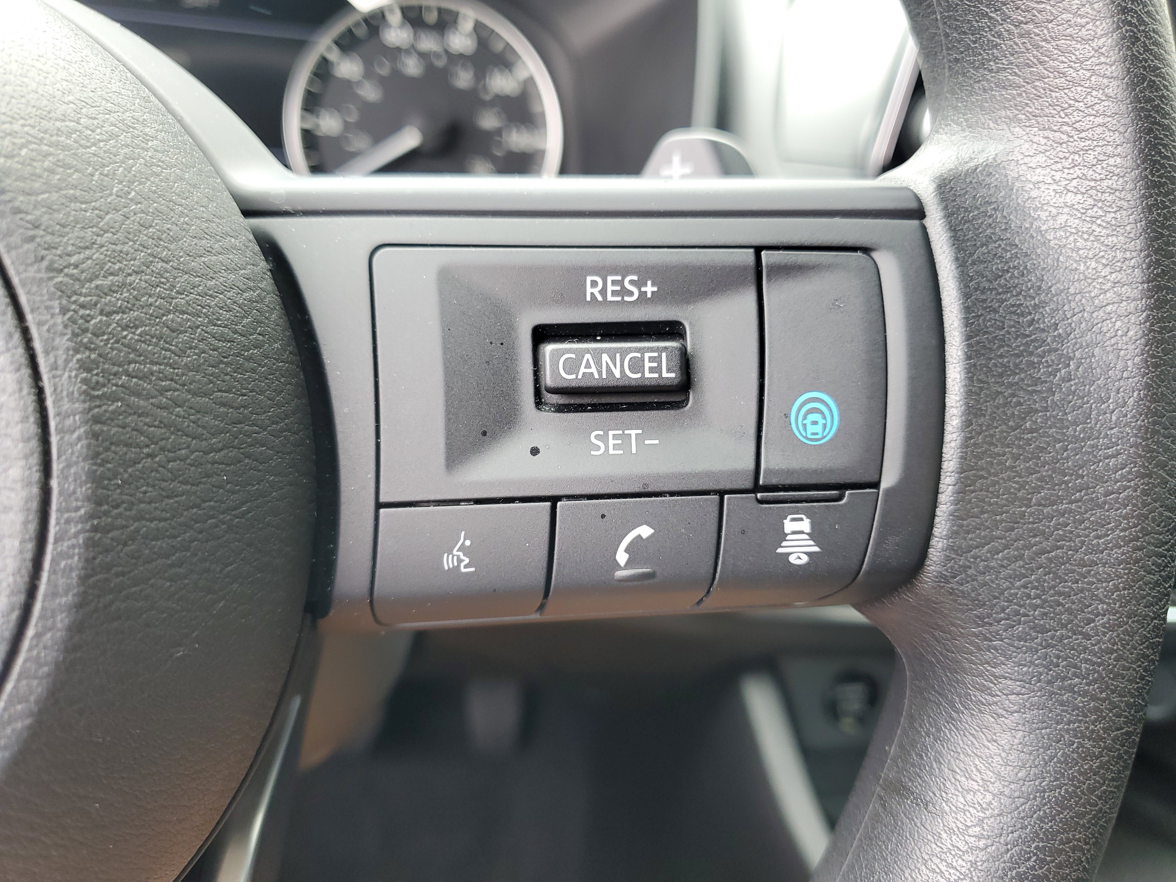 Used 2024 Nissan Rogue SV image 20