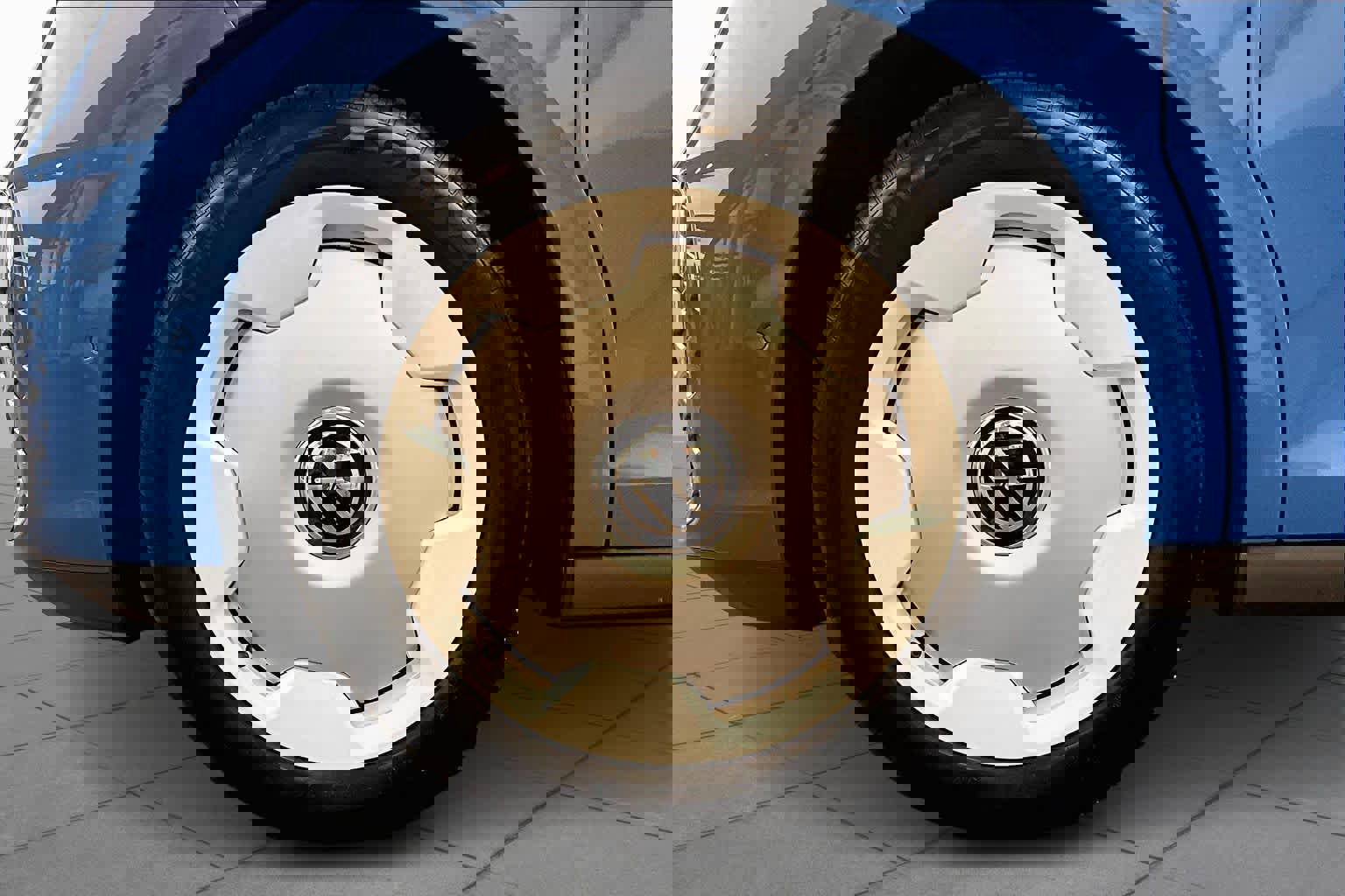 Used 2025 Volkswagen ID. Buzz 1st Edition image 9