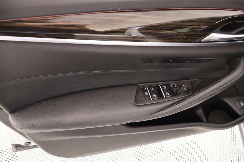 Used 2019 BMW 530i w/ Premium Package image 18