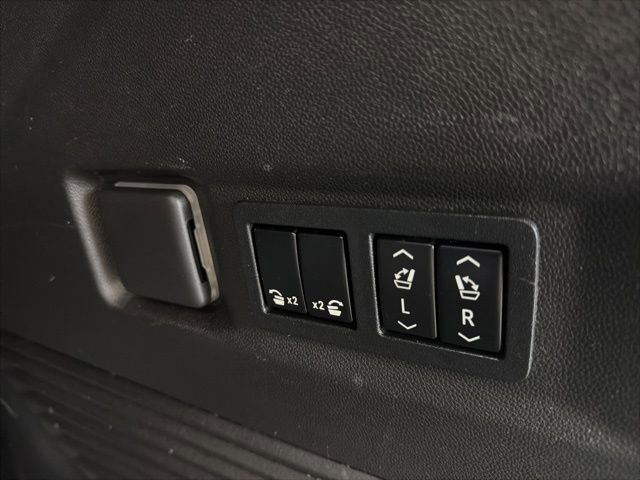 Used 2021 Chevrolet Tahoe LT w/ LT Signature Package image 20