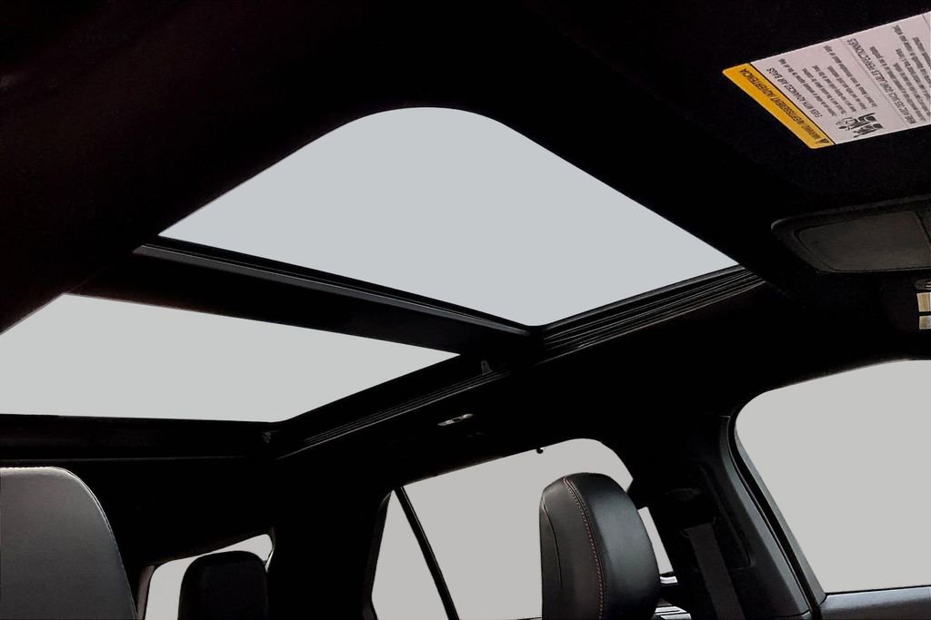 Used 2025 Ford Explorer ST AWD/4WD image 30