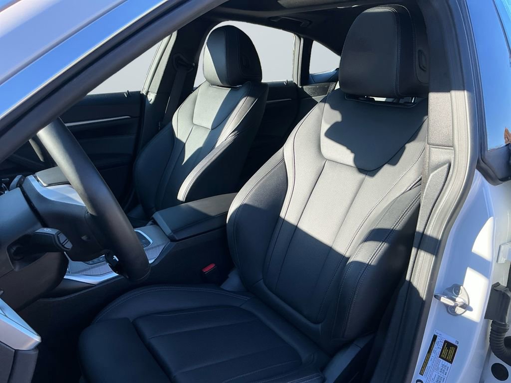 Used 2025 BMW i4 xDrive40i w/ Premium Package image 10